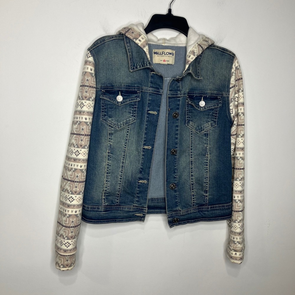 Wallflower dreamers denim multimedia jacket hood juniors size large casual‎